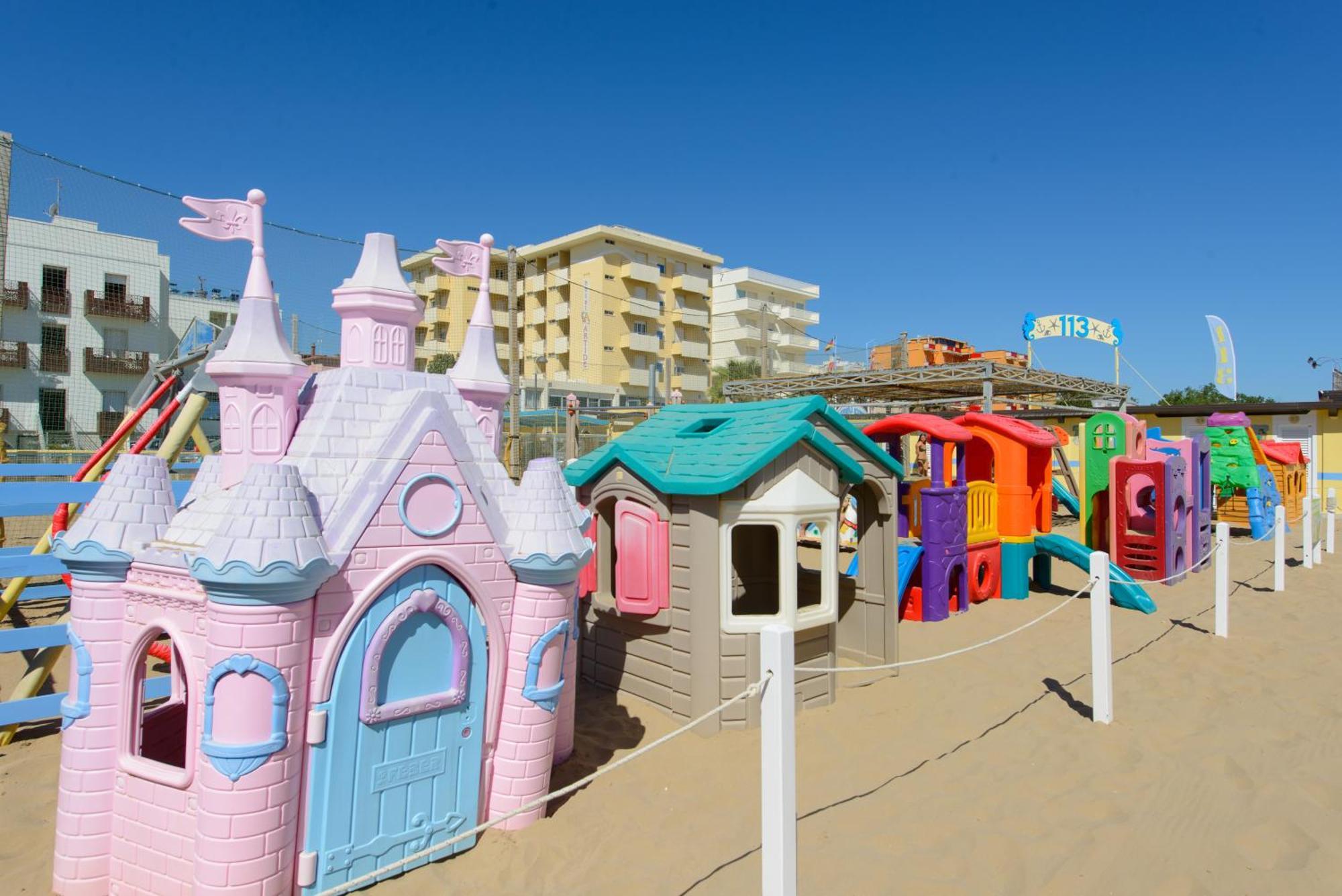 Hotel Nuova Medusa Rimini Bagian luar foto