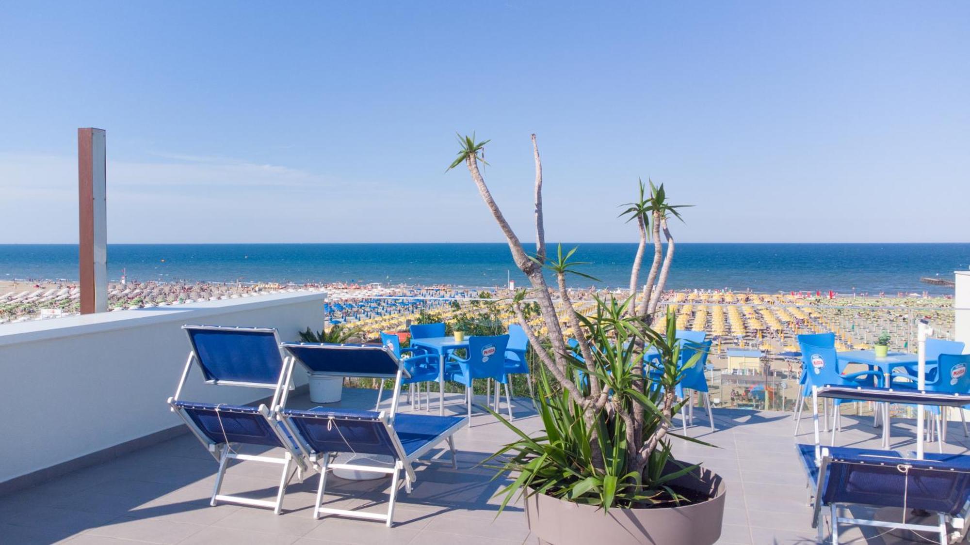 Hotel Nuova Medusa Rimini Bagian luar foto