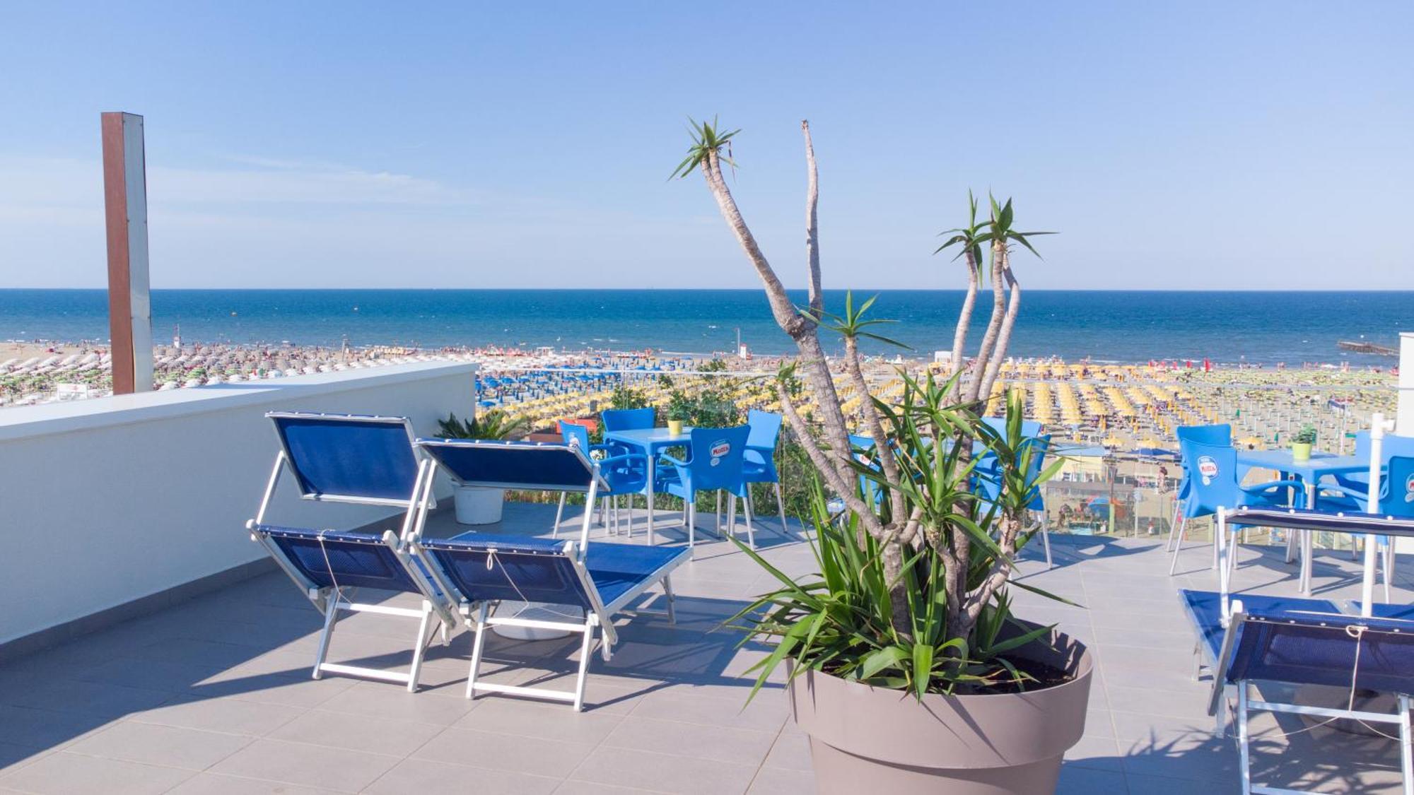 Hotel Nuova Medusa Rimini Bagian luar foto